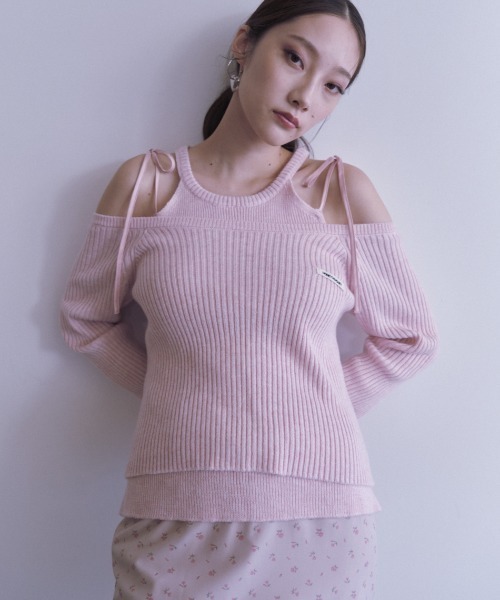 HONEY MI HONEY(ハニーミーハニー)の「HONEY logo off shoulder rib knit tops(ニット/セーター・レディース・グレー/アイボリー/ピンク・FREE)」の1枚目の写真