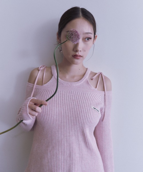 HONEY MI HONEY(ハニーミーハニー)の「HONEY logo off shoulder rib knit tops(ニット/セーター・レディース・グレー/アイボリー/ピンク・FREE)」の10枚目の写真