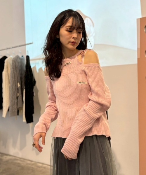 HONEY MI HONEY(ハニーミーハニー)の「HONEY logo off shoulder rib knit tops(ニット/セーター・レディース・グレー/アイボリー/ピンク・FREE)」の17枚目の写真