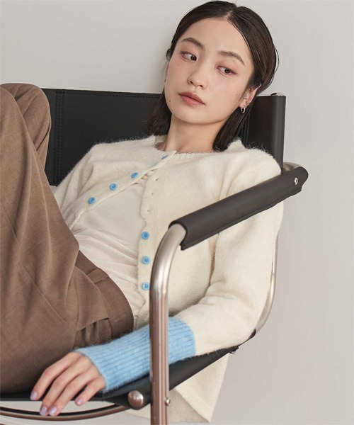 miette（ミエット）の「ボタンデザイン配色カーディガン（カーディガン/ボレロ・レディース・ネイビー/チャコール/オフホワイト/ブラウン・FREE）」の11枚目の写真