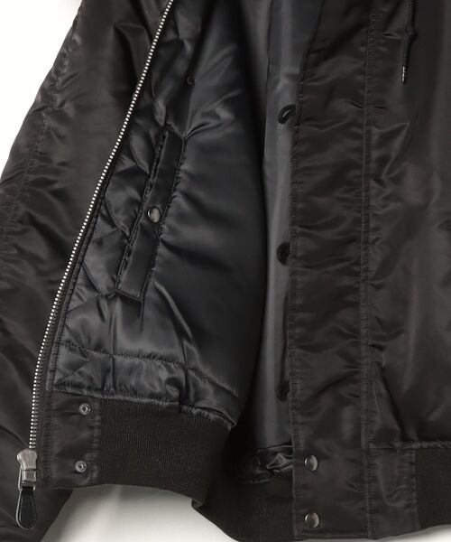 AVIREX（アヴィレックス）の「N‐2B COMMERCIAL / N-2B コマーシャル / AVIREX / アヴィレックス（ブルゾン・メンズ・セージグリーン/ブラック・LARGE/MEDIUM/XX-LARGE/X-LARGE）」の5枚目の写真