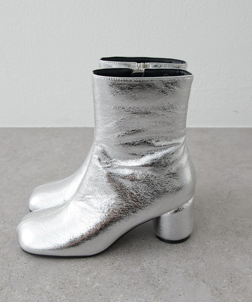 Lui's(ルイス)の「オブリックトゥヒールブーツ(ブーツ・レディース・シルバー/ブラック・23.5/24.5)」の8枚目の写真
