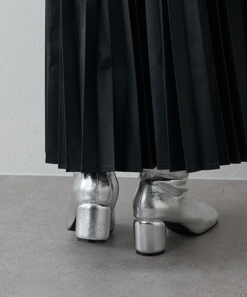 Lui's(ルイス)の「オブリックトゥヒールブーツ(ブーツ・レディース・シルバー/ブラック・23.5/24.5)」の19枚目の写真