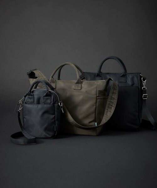 green label relaxing（グリーンレーベルリラクシング）の「EVERY 2WAY ミニ ショルダー バッグ -撥水-（ショルダーバッグ・メンズ・ブラック/ダークグレー・FREE）」の18枚目の写真