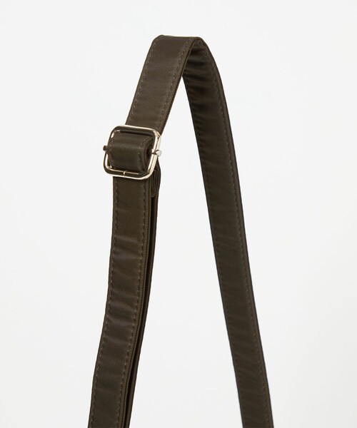 green label relaxing（グリーンレーベルリラクシング）の「EVERY 2WAY ミニ ショルダー バッグ -撥水-（ショルダーバッグ・メンズ・ブラック/ダークグレー・FREE）」の3枚目の写真