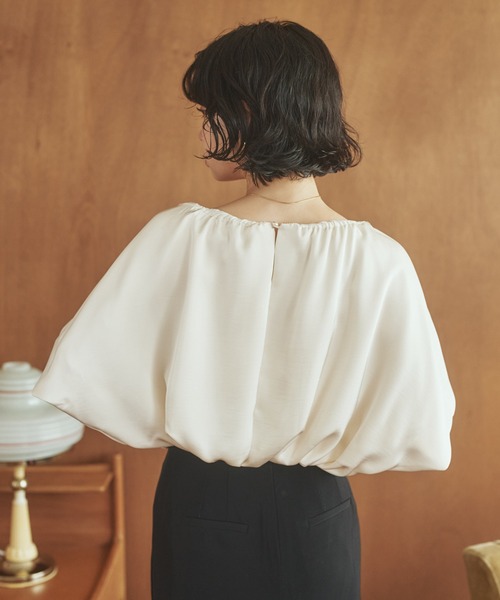 LAULEN（ローレン）の「satin balloon sleeve blouse /サテンバルーンスリーブブラウス（シャツ/ブラウス・レディース・アイボリー/ブラック・FREE）」の4枚目の写真