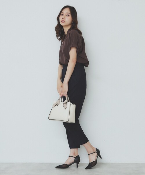 index(インデックス)の「《7色展開/XS-LLサイズ》タックスリーブスキッパーブラウス【洗濯機洗い可/吸水速乾/抗ピル/防シワ/イージーアイロン】(シャツ/ブラウス・レディース・ホワイト系9/チャコール/ボルドー/ブラウン系その他/ネイビー系5/ナチュラル/ブルー・34/36/38/40/42)」の13枚目の写真