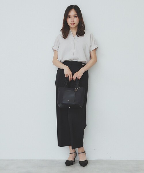 index(インデックス)の「《7色展開/XS-LLサイズ》タックスリーブスキッパーブラウス【洗濯機洗い可/吸水速乾/抗ピル/防シワ/イージーアイロン】(シャツ/ブラウス・レディース・ホワイト系9/チャコール/ボルドー/ブラウン系その他/ネイビー系5/ナチュラル/ブルー・34/36/38/40/42)」の16枚目の写真