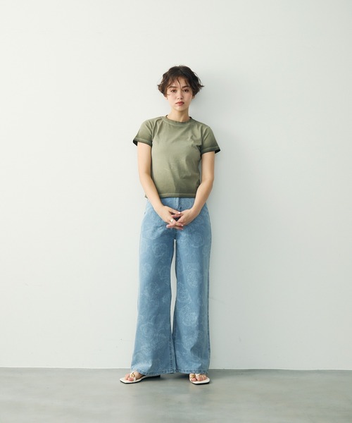 Clum(クルム)の「フラワージャカードワイドデニムパンツ(デニムパンツ・レディース・ブルー・SMALL/MEDIUM/LARGE)」の10枚目の写真
