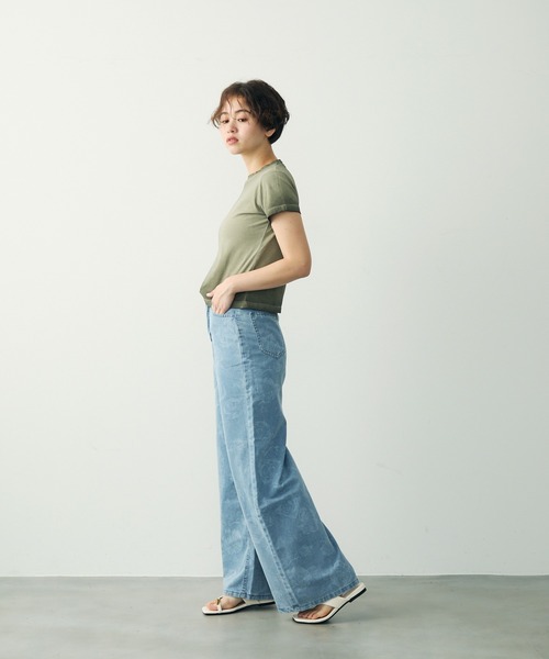 Clum(クルム)の「フラワージャカードワイドデニムパンツ(デニムパンツ・レディース・ブルー・SMALL/MEDIUM/LARGE)」の15枚目の写真