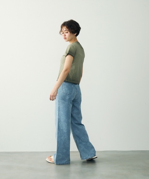 Clum(クルム)の「フラワージャカードワイドデニムパンツ(デニムパンツ・レディース・ブルー・SMALL/MEDIUM/LARGE)」の17枚目の写真