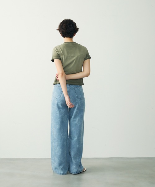 Clum(クルム)の「フラワージャカードワイドデニムパンツ(デニムパンツ・レディース・ブルー・SMALL/MEDIUM/LARGE)」の18枚目の写真