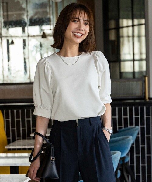 ANY SIS（エニィスィス）の「シャイニーラメパフスリーブ カットソー（Tシャツ/カットソー・レディース・ベージュ系/ライトグレー系・MEDIUM）」の2枚目の写真