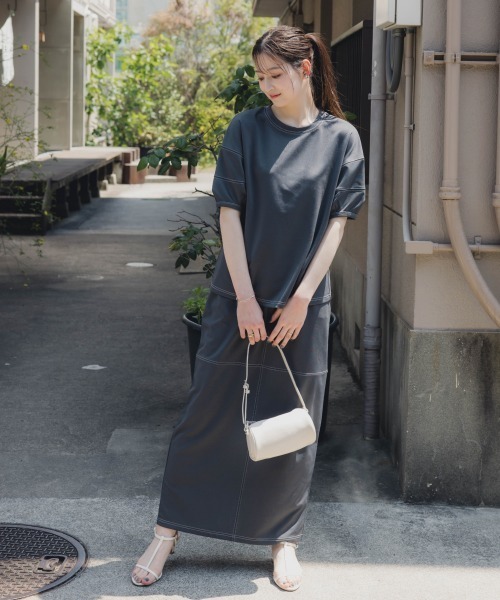 slattgir(スラットジール)の「高身長 薄ポンチ配色ステッチランタンスリーブプルオーバー(セットアップ対応)(トールサイズ)Essenave(Tシャツ/カットソー・レディース・チャコール/ブラック・TL/TLL/T3L/TM)」の5枚目の写真