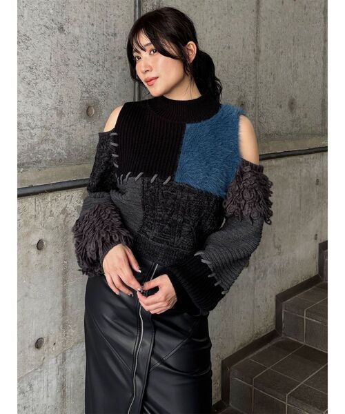 MURUA（ムルーア）の「マテリアルMIXショルダーオープンニット（ニット/セーター・レディース・ブラック/ボルドー/モカ・FREE）」の4枚目の写真