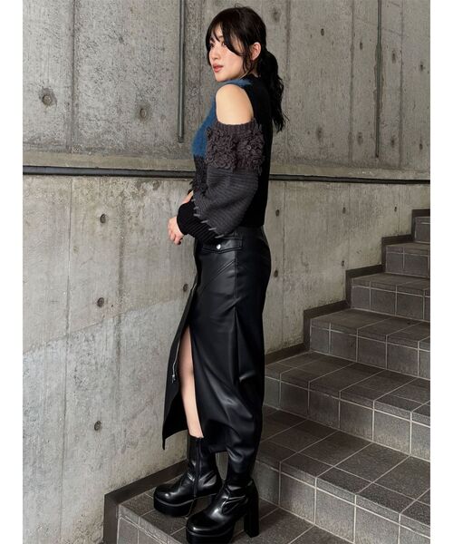 MURUA（ムルーア）の「マテリアルMIXショルダーオープンニット（ニット/セーター・レディース・ブラック/ボルドー/モカ・FREE）」の8枚目の写真