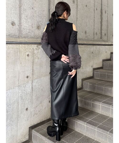 MURUA（ムルーア）の「マテリアルMIXショルダーオープンニット（ニット/セーター・レディース・ブラック/ボルドー/モカ・FREE）」の9枚目の写真