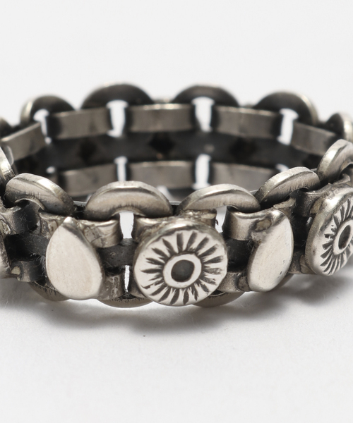 EDIFICE（エディフィス）の「THARU SILVER(タルー シルバー) Single Ring SUN（リング・メンズ・シルバー・15 /17/19）」の3枚目の写真