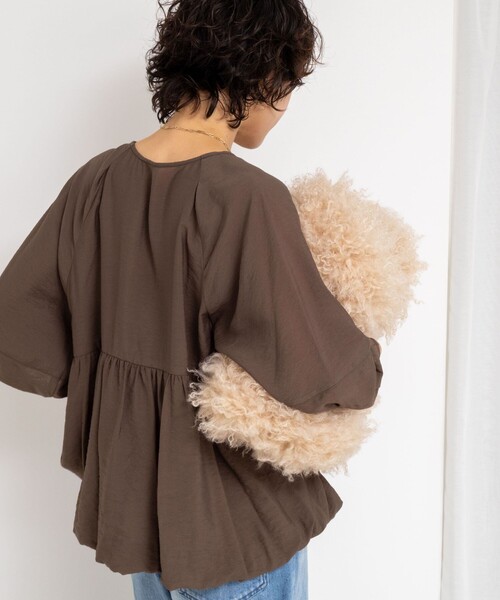 NOLLEY’S（ノーリーズ）の「ペプラムバルーンライトブルゾン（ブルゾン・レディース・ブラウン/ブラック・38）」の5枚目の写真