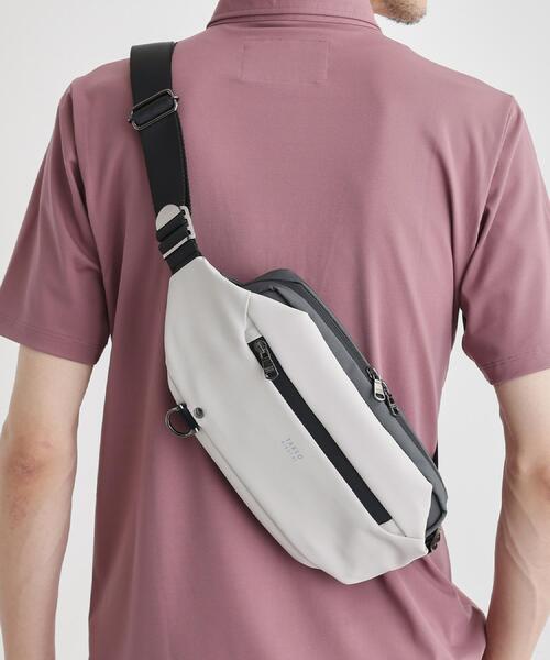 TAKEO KIKUCHI（タケオキクチ）の「STORAGEポケットスリングショルダーバッグ（ボディバッグ/ウエストポーチ・メンズ・チャコールグレー/ブラック/ライトグレー系9・00）」の18枚目の写真