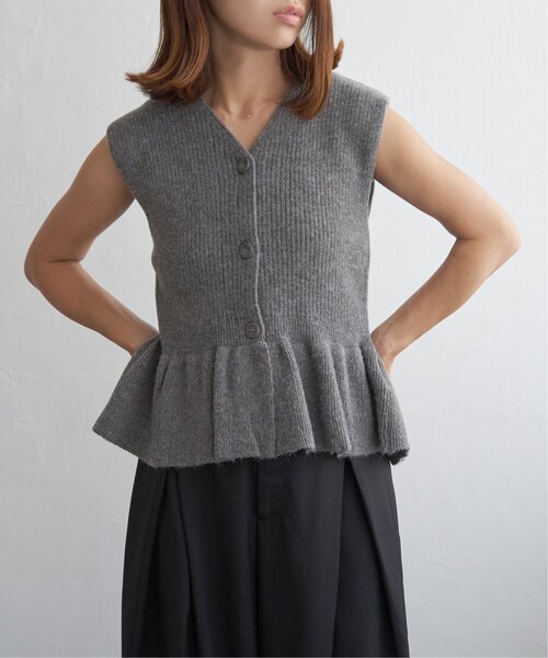 notch.（ノッチ）の「ペプラムノースリーブトップス（ベスト・レディース・チャコール/ブラック・M）」の6枚目の写真
