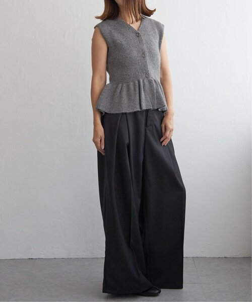 notch.（ノッチ）の「ペプラムノースリーブトップス（ベスト・レディース・チャコール/ブラック・M）」の8枚目の写真