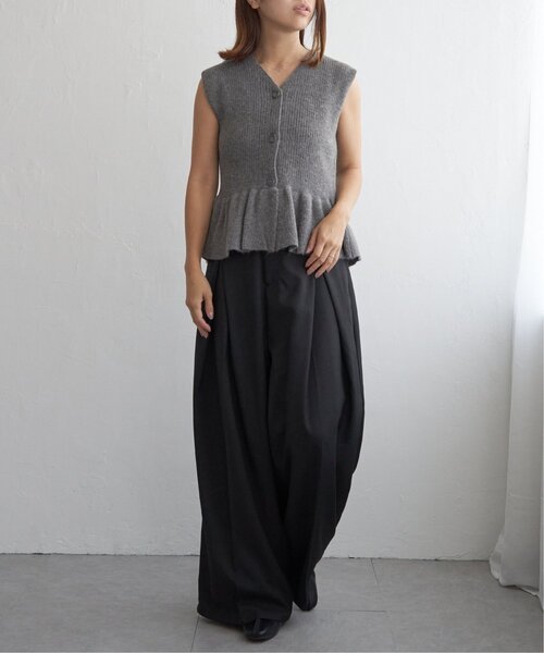 notch.（ノッチ）の「ペプラムノースリーブトップス（ベスト・レディース・チャコール/ブラック・M）」の9枚目の写真