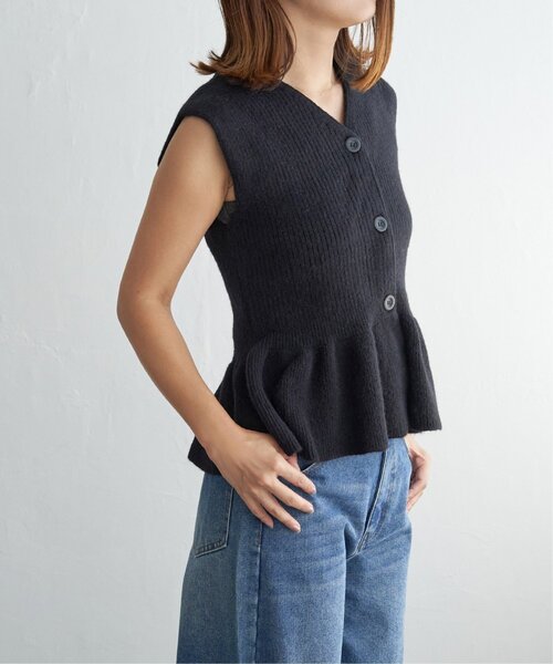 notch.（ノッチ）の「ペプラムノースリーブトップス（ベスト・レディース・チャコール/ブラック・M）」の12枚目の写真