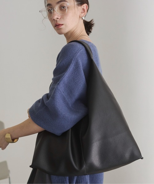 ANGIE（アンジー）の「フェイクレザー トート バッグ（トートバッグ・レディース・ブラウン/ブラック・FREE）」の2枚目の写真