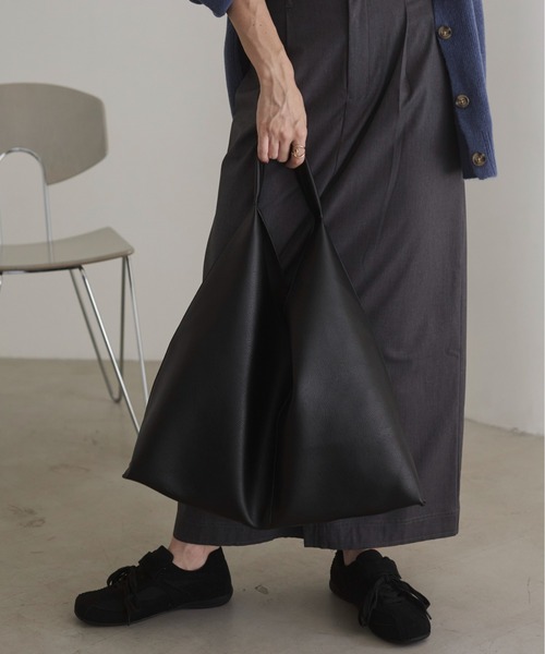 ANGIE（アンジー）の「フェイクレザー トート バッグ（トートバッグ・レディース・ブラウン/ブラック・FREE）」の6枚目の写真