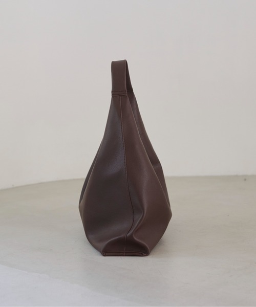 ANGIE（アンジー）の「フェイクレザー トート バッグ（トートバッグ・レディース・ブラウン/ブラック・FREE）」の11枚目の写真