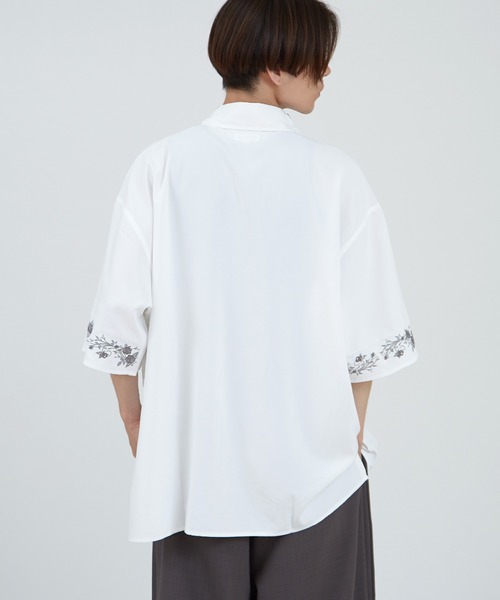 improves(インプローブス)の「衿袖 刺繍 半袖シャツ(シャツ/ブラウス・メンズ・ネイビー/チャコールグレー/ライトグレー/ホワイト/ブラック・LARGE/MEDIUM)」の8枚目の写真