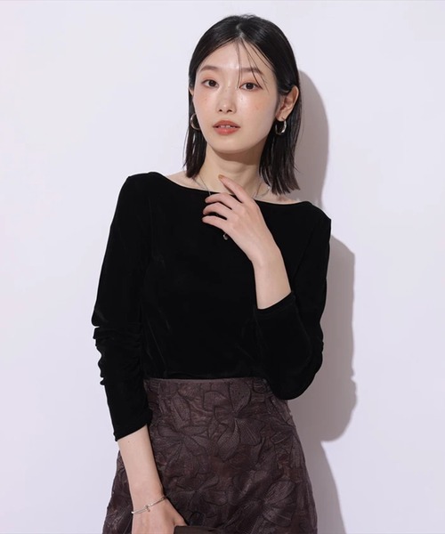 Mystrada(マイストラーダ)の「ベロアロンT(Tシャツ/カットソー・レディース・オフホワイト/ブラック/グレイッシュベージュ/ブラウン・38)」の12枚目の写真