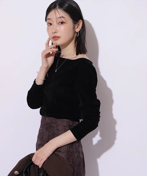 Mystrada(マイストラーダ)の「ベロアロンT(Tシャツ/カットソー・レディース・オフホワイト/ブラック/グレイッシュベージュ/ブラウン・38)」の13枚目の写真