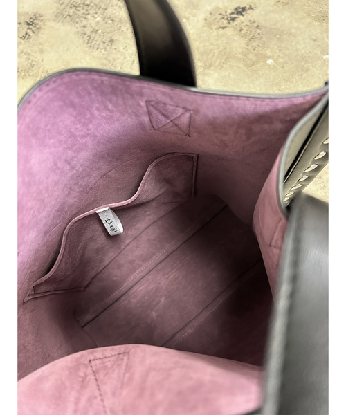 cheek(BAG)(チーク)の「【cheek】rivet 2way tote 2WAY スタッズ トートバッグ(トートバッグ・レディース・シルバー/キャメル/ブラック・フリー)」の8枚目の写真