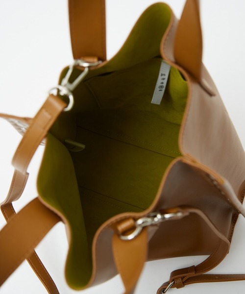 cheek(BAG)(チーク)の「【cheek】rivet 2way tote 2WAY スタッズ トートバッグ(トートバッグ・レディース・シルバー/キャメル/ブラック・フリー)」の22枚目の写真