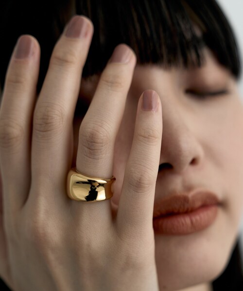 COCOSHNIK ONKITSCH(ココシュニックオンキッチュ)の「シルバー コンケイブリング GP(リング・レディース・ゴールド・14/12)」の2枚目の写真
