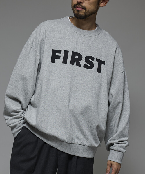 Firsthand(ファーストハンド)の「Firsthand/ファーストハンド フロントプリント クルーネックスウェット FIRST / リラックスフィット(スウェット・メンズ・ブラック/チャコールグレー/グレー・M/L)」の6枚目の写真