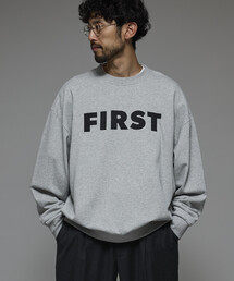 Firsthand（ファーストハンド）の「Firsthand/ファーストハンド フロントプリント クルーネックスウェット FIRST / リラックスフィット（スウェット）」