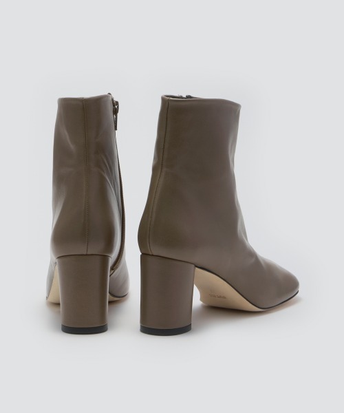 PELLICO SUNNY（ペリーコサニー）の「GRACIA ショートブーツ 7.0cm GREIGE（ブーツ・レディース・グレイッシュベージュ・35/36/37/38/39）」の4枚目の写真