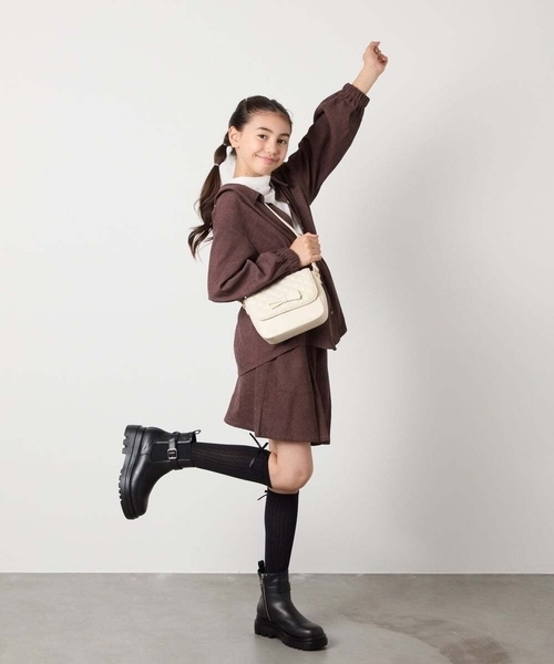 a.v.v（アーヴェヴェ）の「[KIDS]リボンハイソックス（ソックス/靴下・キッズ・ブラック/グレー・23/20）」の9枚目の写真