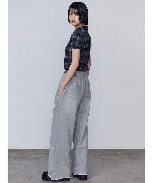 EMODA(エモダ)の「ホールクラッシュスウェットパンツ(スウェットパンツ・レディース・ブラック/グレー・FREE)」の6枚目の写真