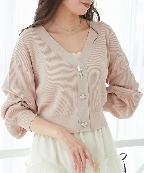 MAJESTIC LEGON(マジェスティックレゴン)の「リボンチャームボタンカーディガン(カーディガン/ボレロ・レディース・ブラック/ピンク/ブルー/アイボリー・MEDIUM)」の4枚目の写真