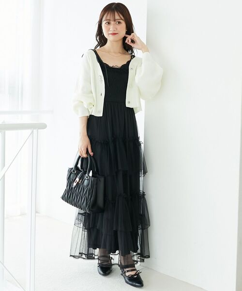 MAJESTIC LEGON(マジェスティックレゴン)の「リボンチャームボタンカーディガン(カーディガン/ボレロ・レディース・ブラック/ピンク/ブルー/アイボリー・MEDIUM)」の5枚目の写真