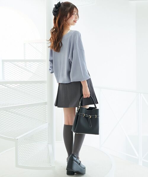 MAJESTIC LEGON(マジェスティックレゴン)の「リボンチャームボタンカーディガン(カーディガン/ボレロ・レディース・ブラック/ピンク/ブルー/アイボリー・MEDIUM)」の22枚目の写真