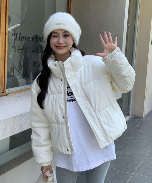 ARCADE（アーケード）の「オーバーサイズ ショート丈 合成皮革 中綿入り ダウン風ジャケット -ARCADE Limited Line-（ダウンジャケット/コート・レディース・ホワイト/ブラウン/ブラック/カーキ・FREE）」の14枚目の写真