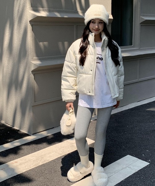 ARCADE（アーケード）の「オーバーサイズ ショート丈 合成皮革 中綿入り ダウン風ジャケット -ARCADE Limited Line-（ダウンジャケット/コート・レディース・ホワイト/ブラウン/ブラック/カーキ・FREE）」の15枚目の写真