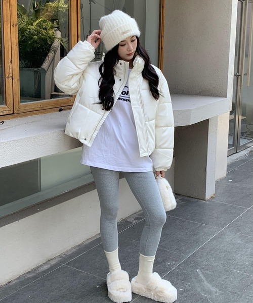 ARCADE（アーケード）の「オーバーサイズ ショート丈 合成皮革 中綿入り ダウン風ジャケット -ARCADE Limited Line-（ダウンジャケット/コート・レディース・ホワイト/ブラウン/ブラック/カーキ・FREE）」の17枚目の写真