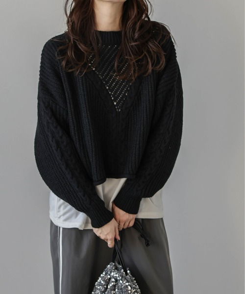 AMELY(エミリー)の「Vデザインケーブル編みニットトップス(ニット/セーター・レディース・ブラック/パープル/ブラウン/アイボリー・フリー)」の11枚目の写真