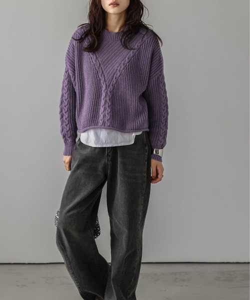 AMELY(エミリー)の「Vデザインケーブル編みニットトップス(ニット/セーター・レディース・ブラック/パープル/ブラウン/アイボリー・フリー)」の19枚目の写真